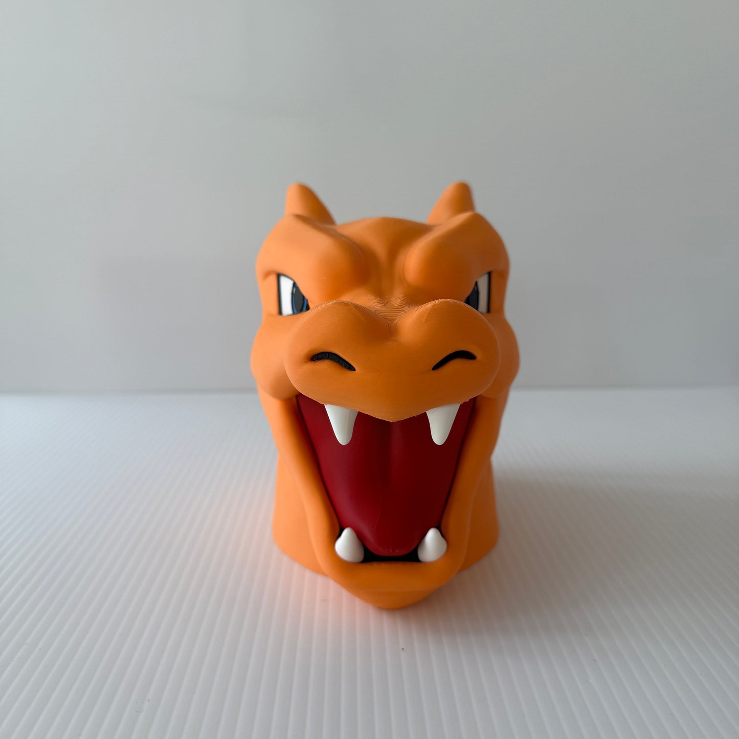 Charizard Pokémon Deck Box