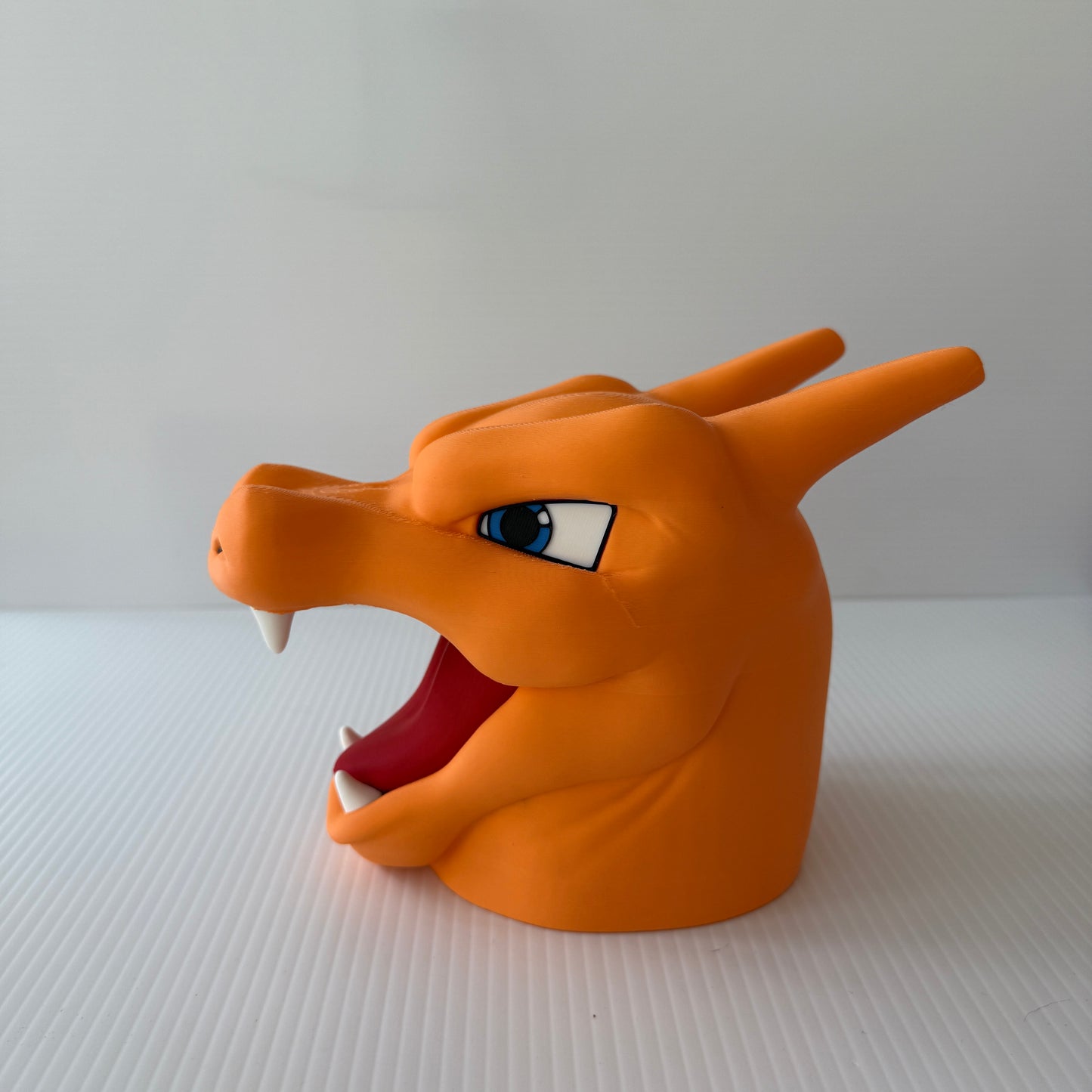 Charizard Pokémon Deck Box